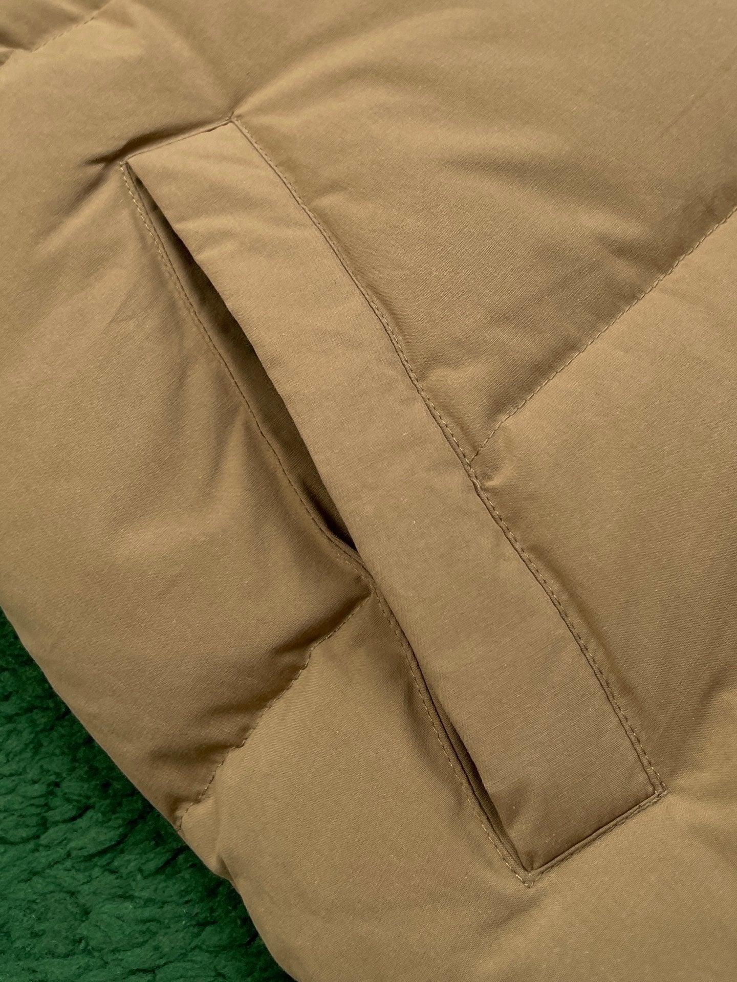 R공장 / 보테가베네타 남성 패딩 조끼