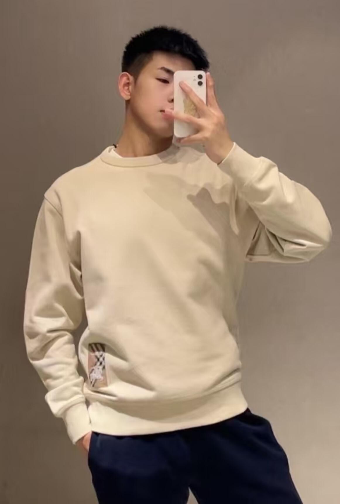 R공장 / 버버리 남성 라운드넥 맨투맨