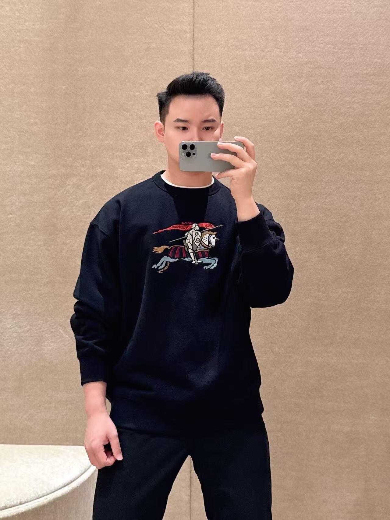 R공장 / 버버리 남성 라운드넥 맨투맨