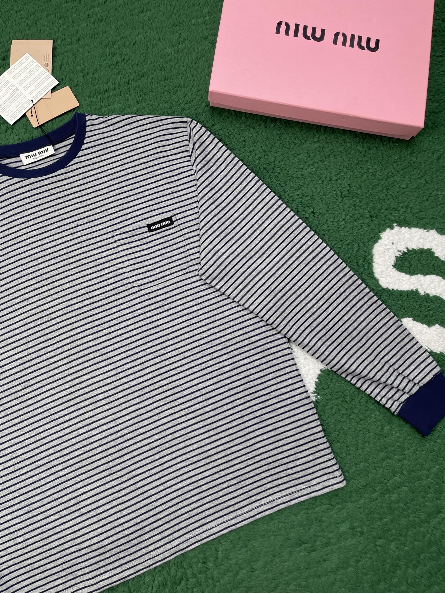 R공장 / 미우미우 남성 여성 스트라이프 라운드넥 티셔츠