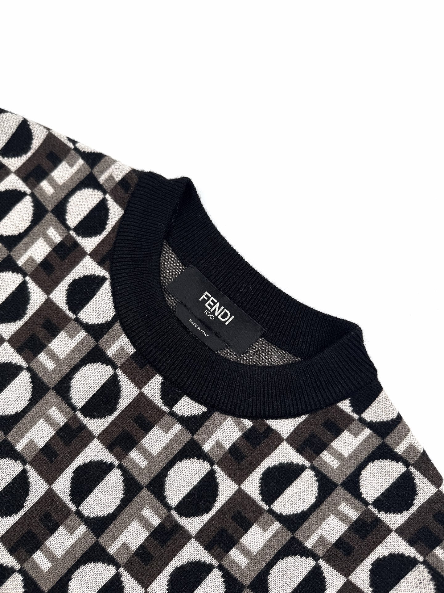 ZZLL / 펜디 니트 스웨터