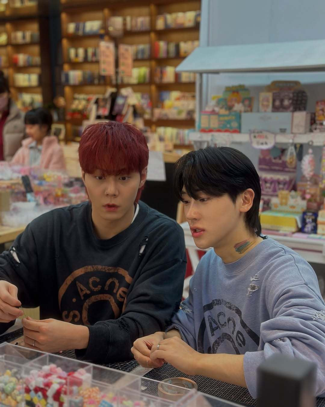 ZZLL / 아크네스튜디오 후드티