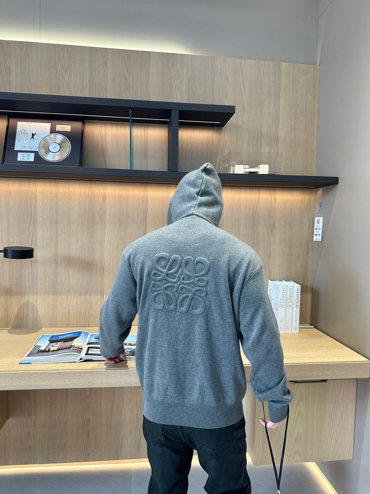 ZZLL / 로에베 후드티