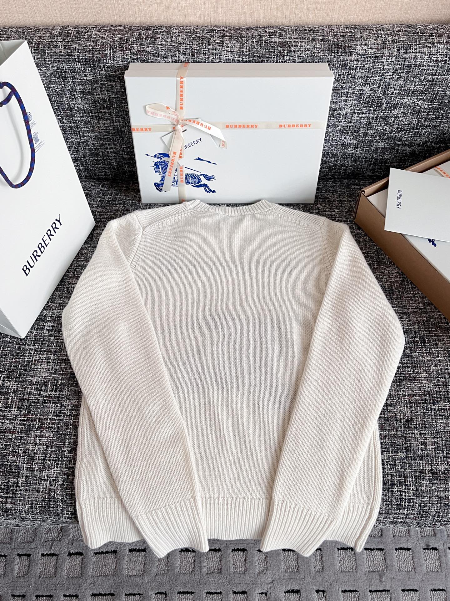 티모 공장 / 버버리 니트 스웨터