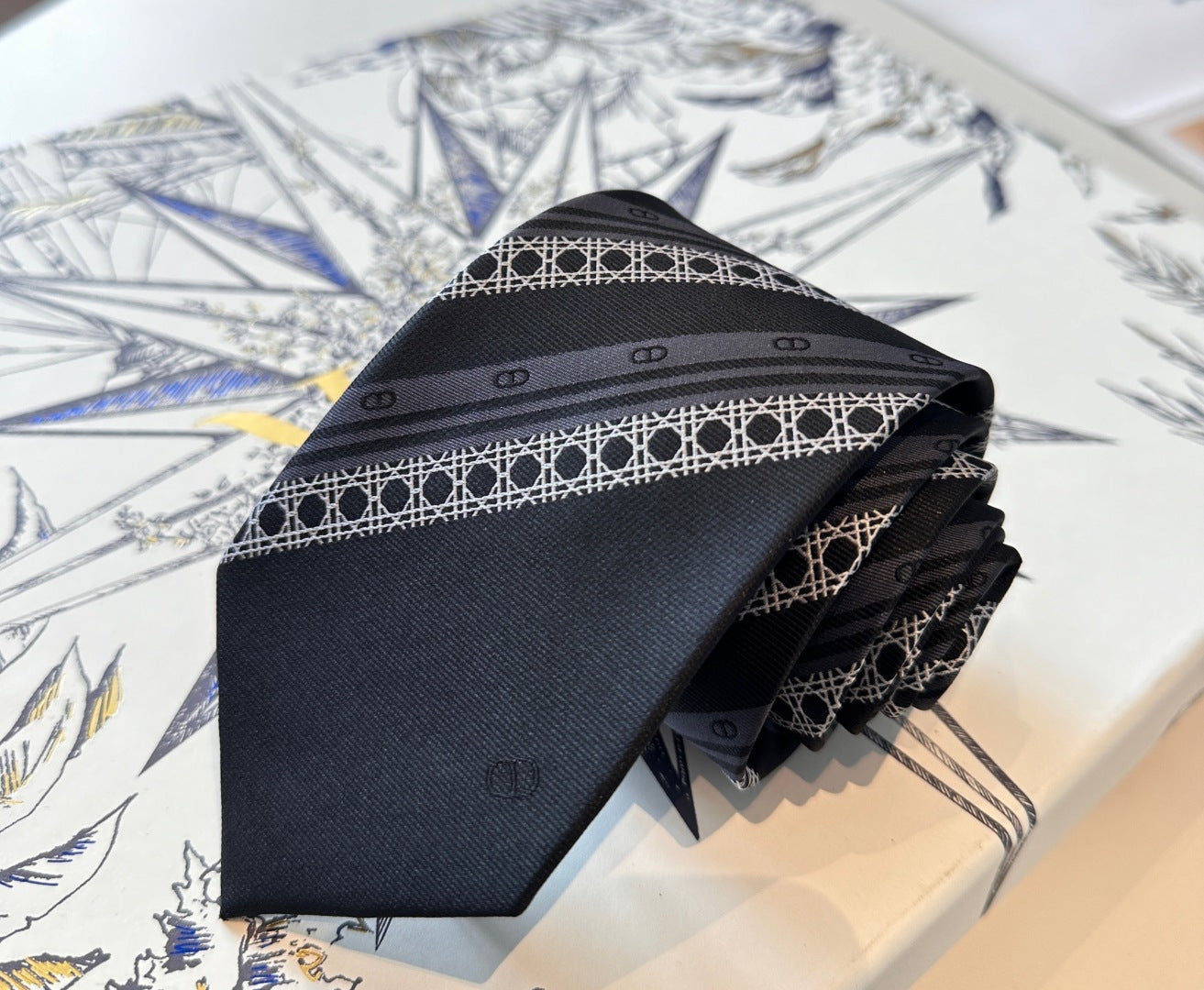 US / 디올 넥타이