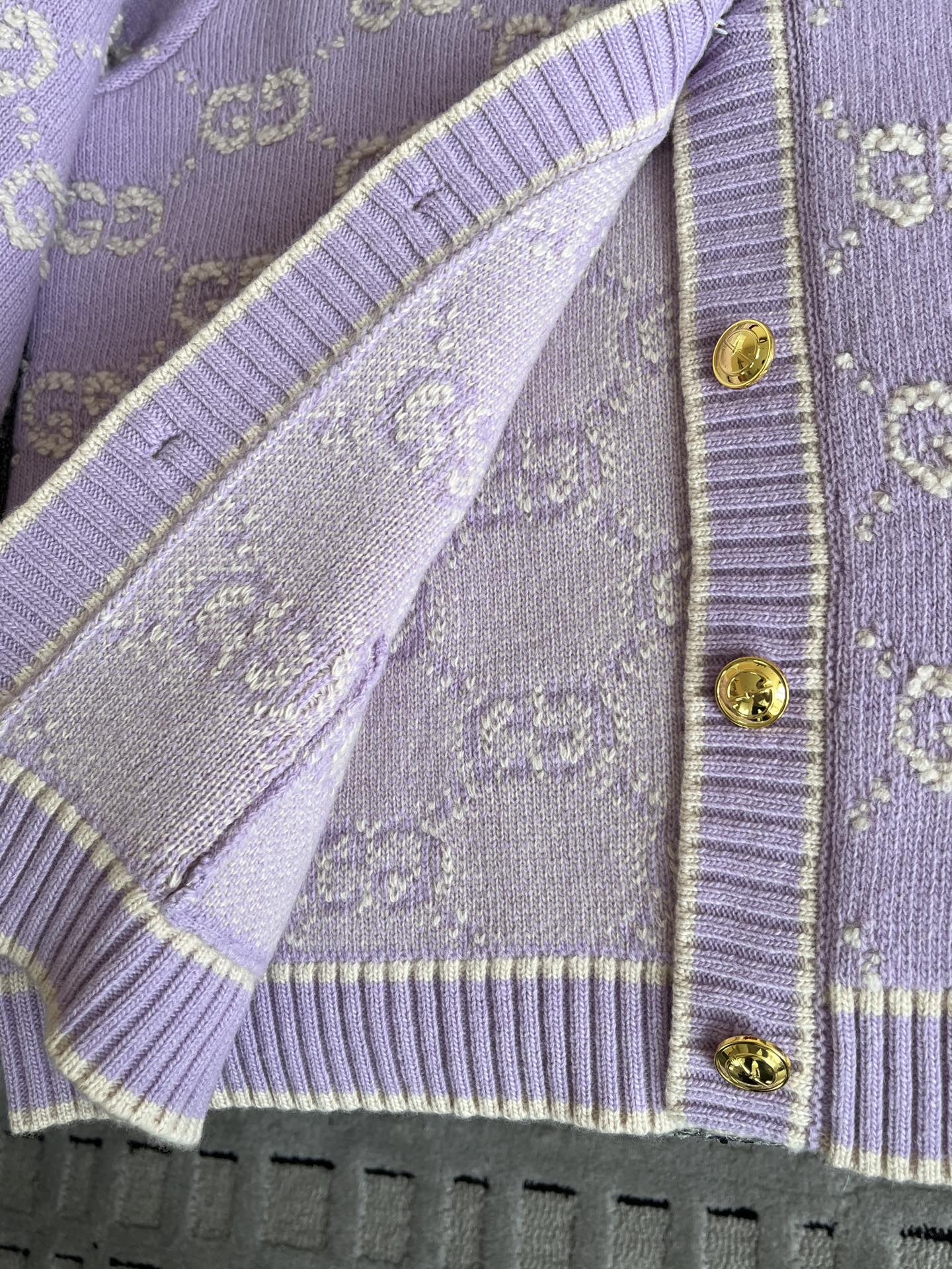 티모 공장 / 구찌 니트 카디건