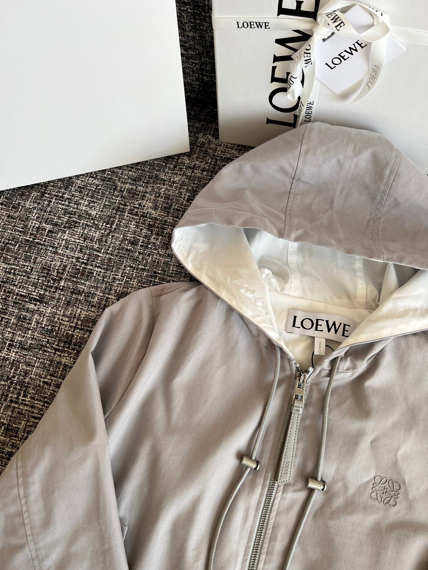 티모 공장 / 로에베 코트