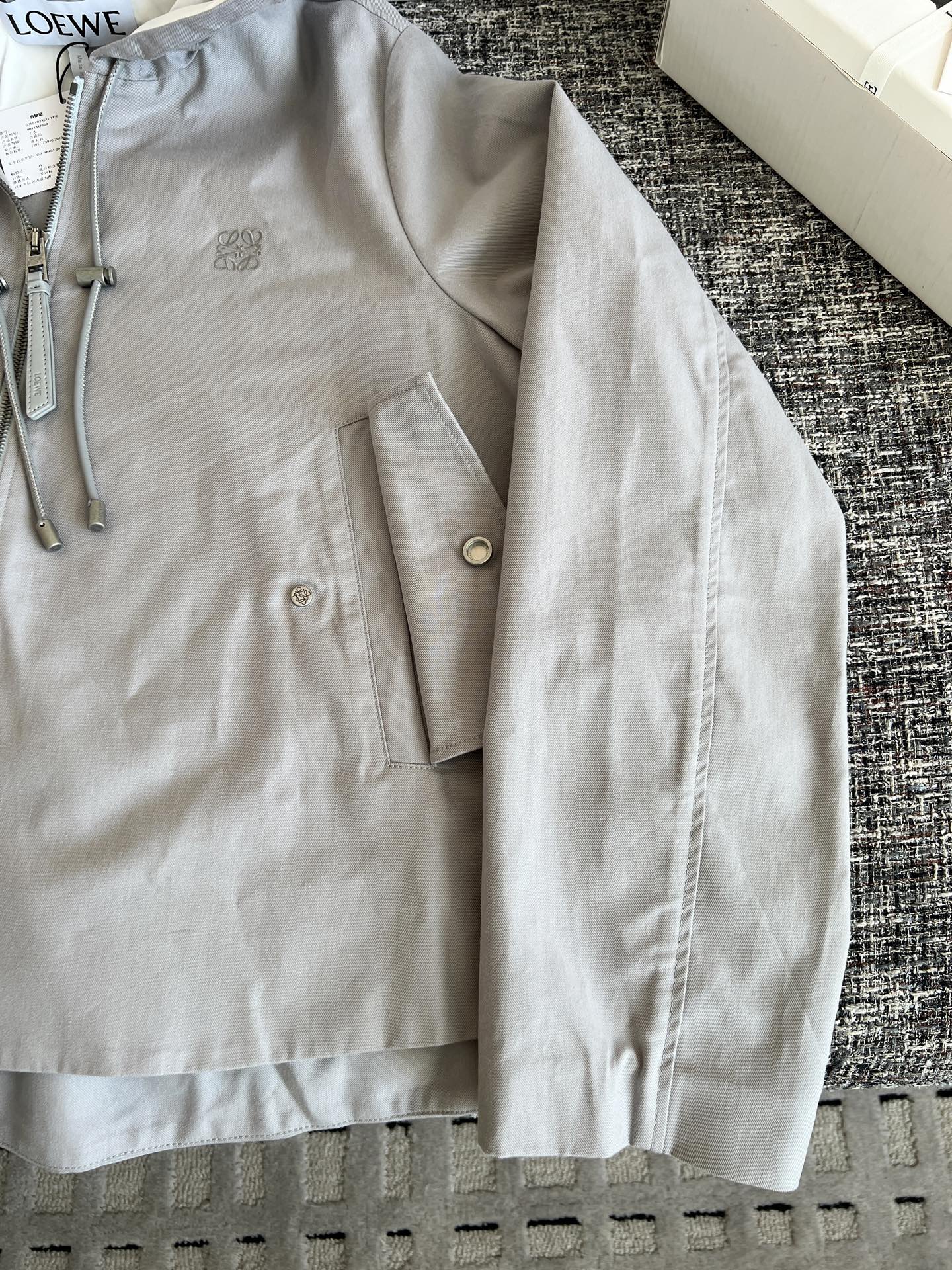 티모 공장 / 로에베 코트