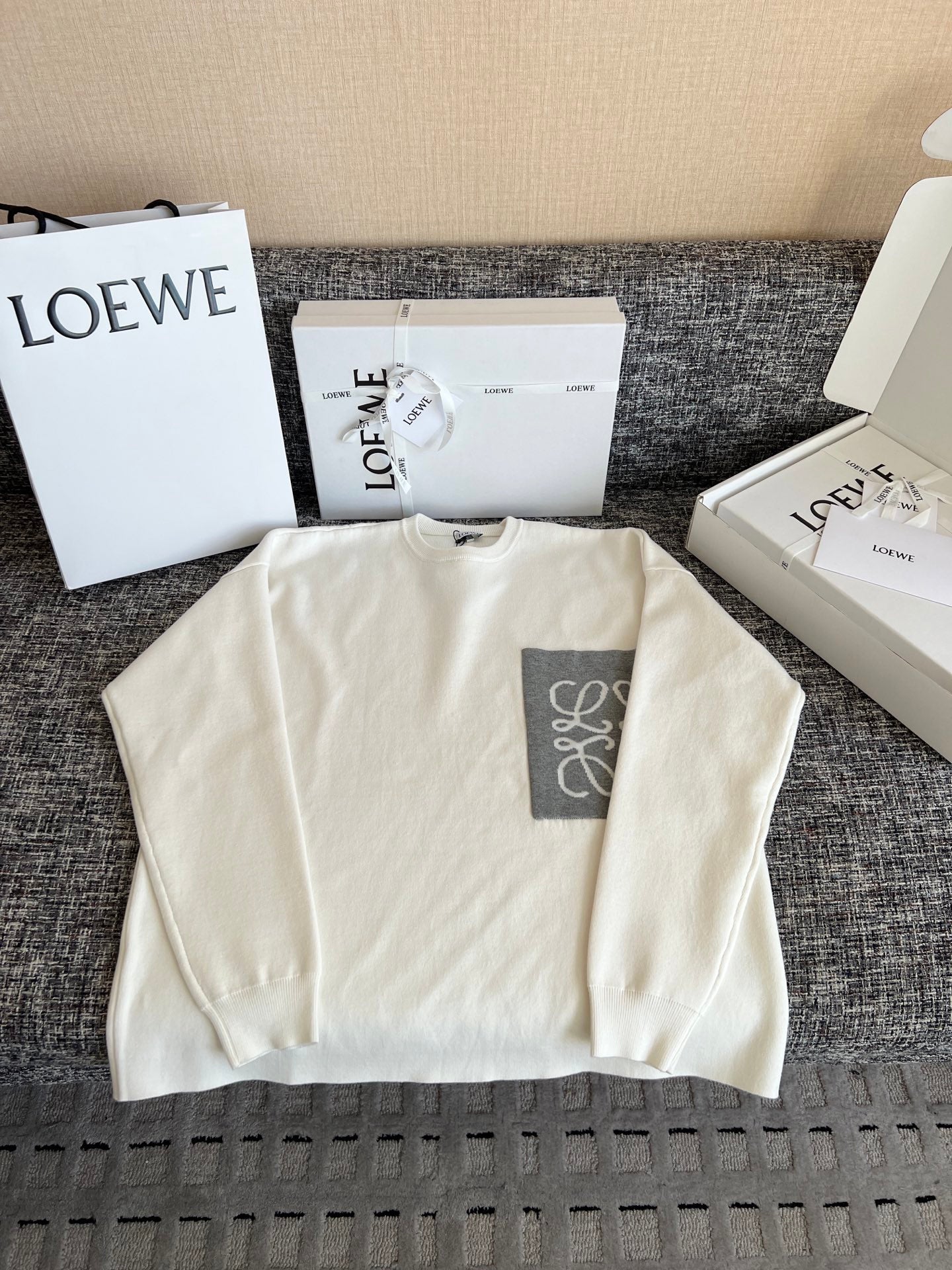 티모 공장 / 로에베 니트 스웨터