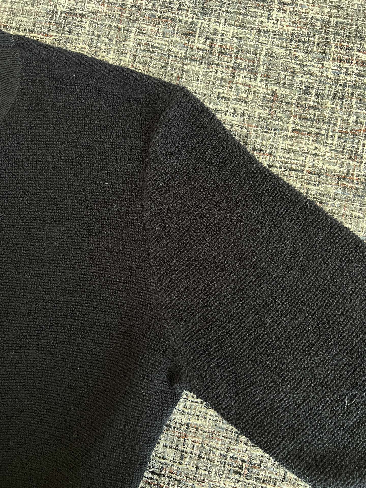 티모 공장 / 로에베 니트 스웨터