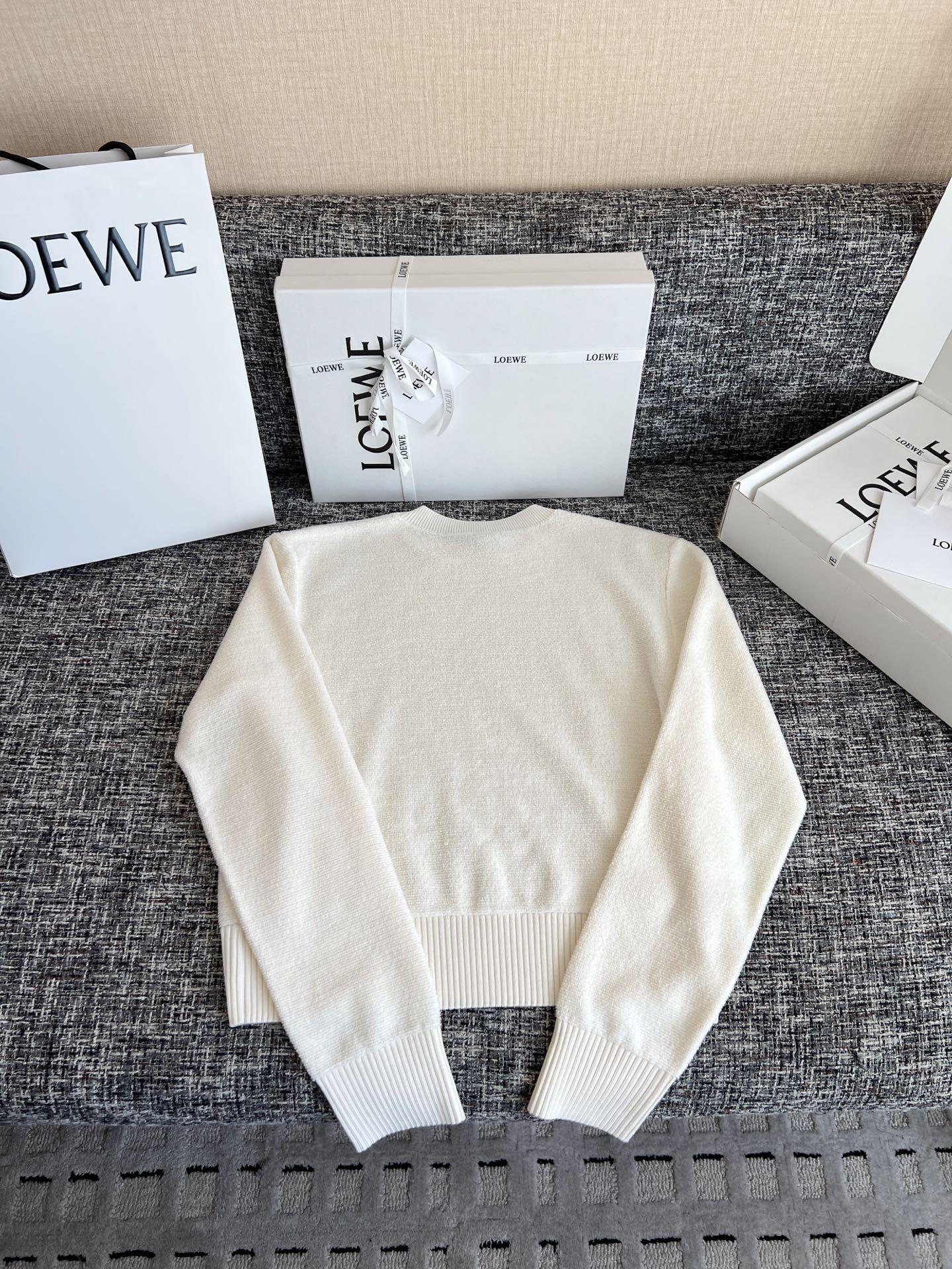 티모 공장 / 로에베 니트 스웨터