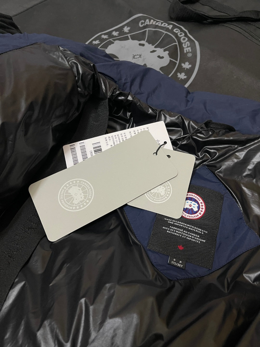 BVG / 캐나다구스 패딩