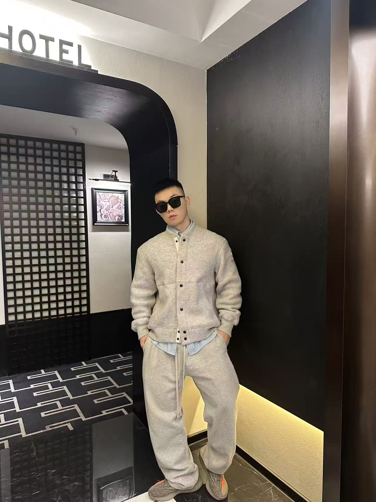 GTR / 발렌시아가 단추판 외투