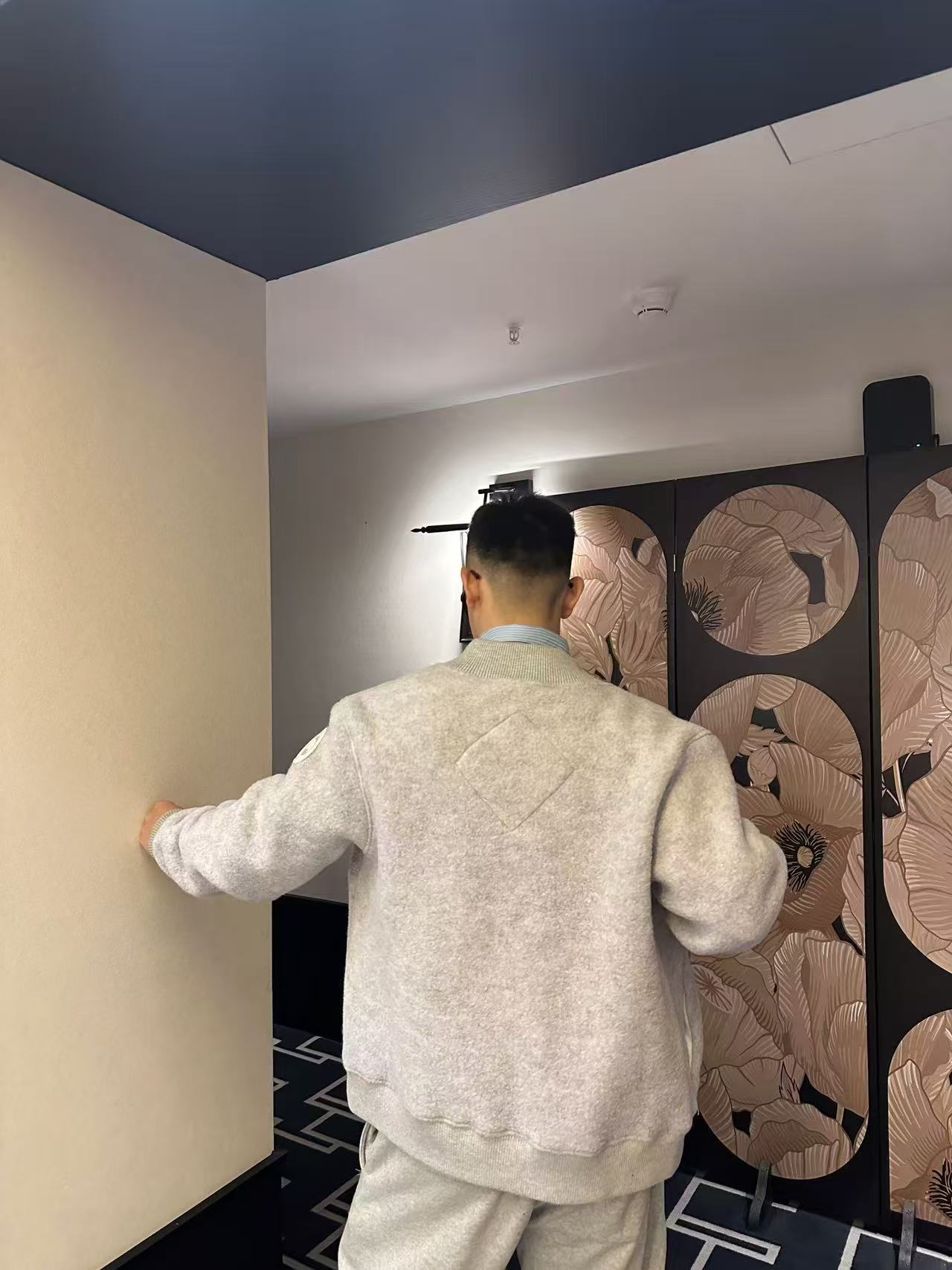 GTR / 발렌시아가 단추판 외투