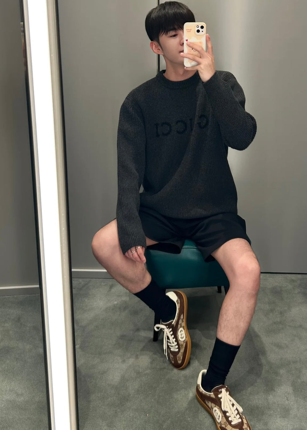 TJ셀러 / 구찌 알파벳 무늬 스웨터