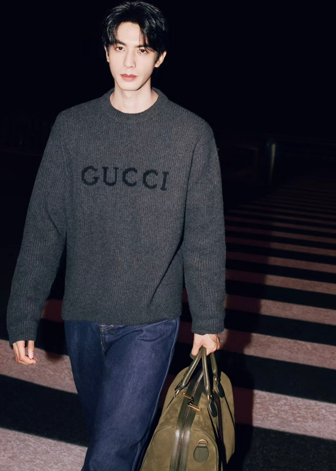 TJ셀러 / 구찌 알파벳 무늬 스웨터