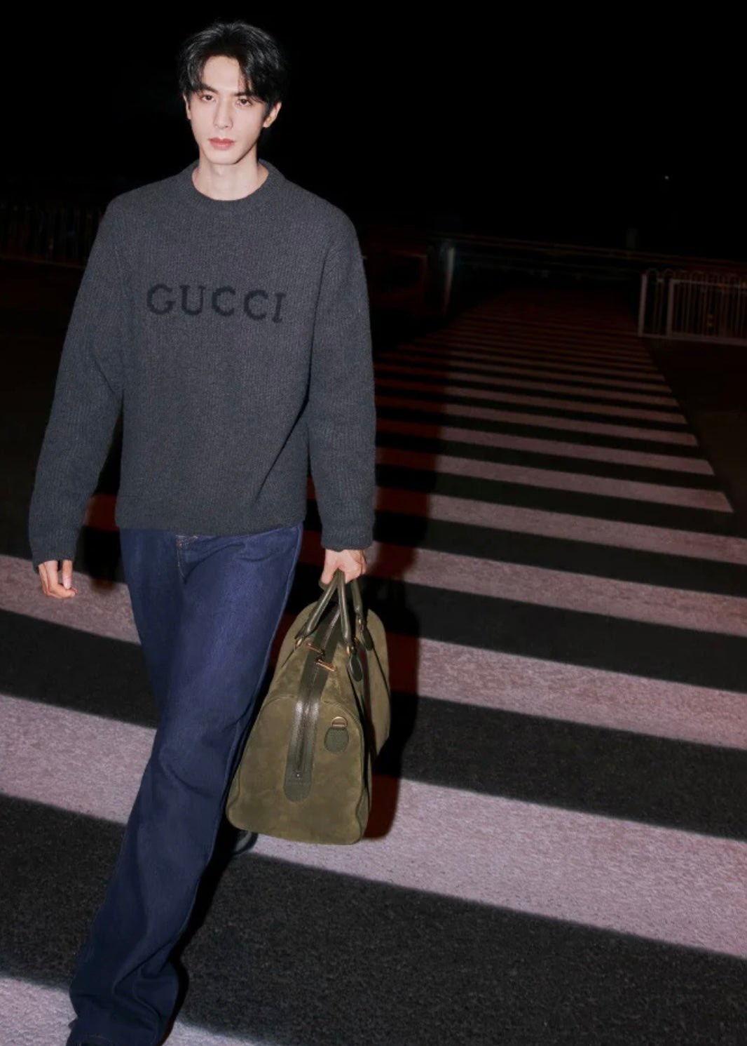 TJ셀러 / 구찌 알파벳 무늬 스웨터