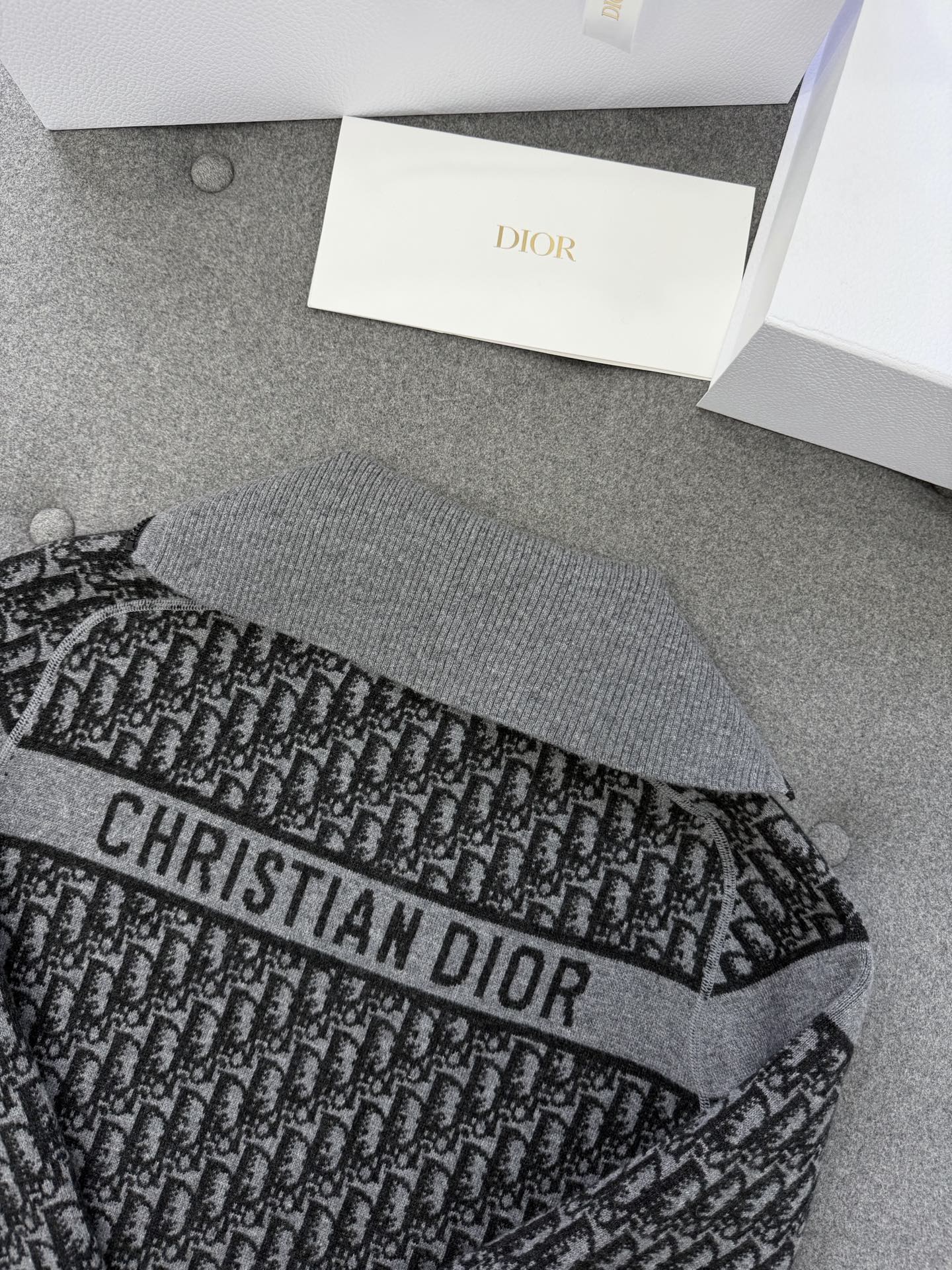 TJ셀러 / 디올 양면 캐시미어 카디건