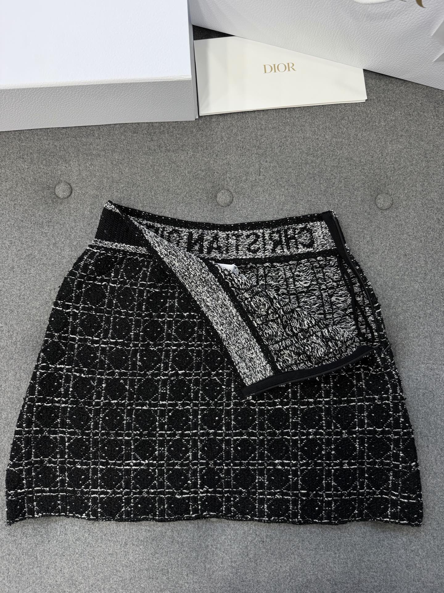 TJ셀러 / 디올 체크 스커