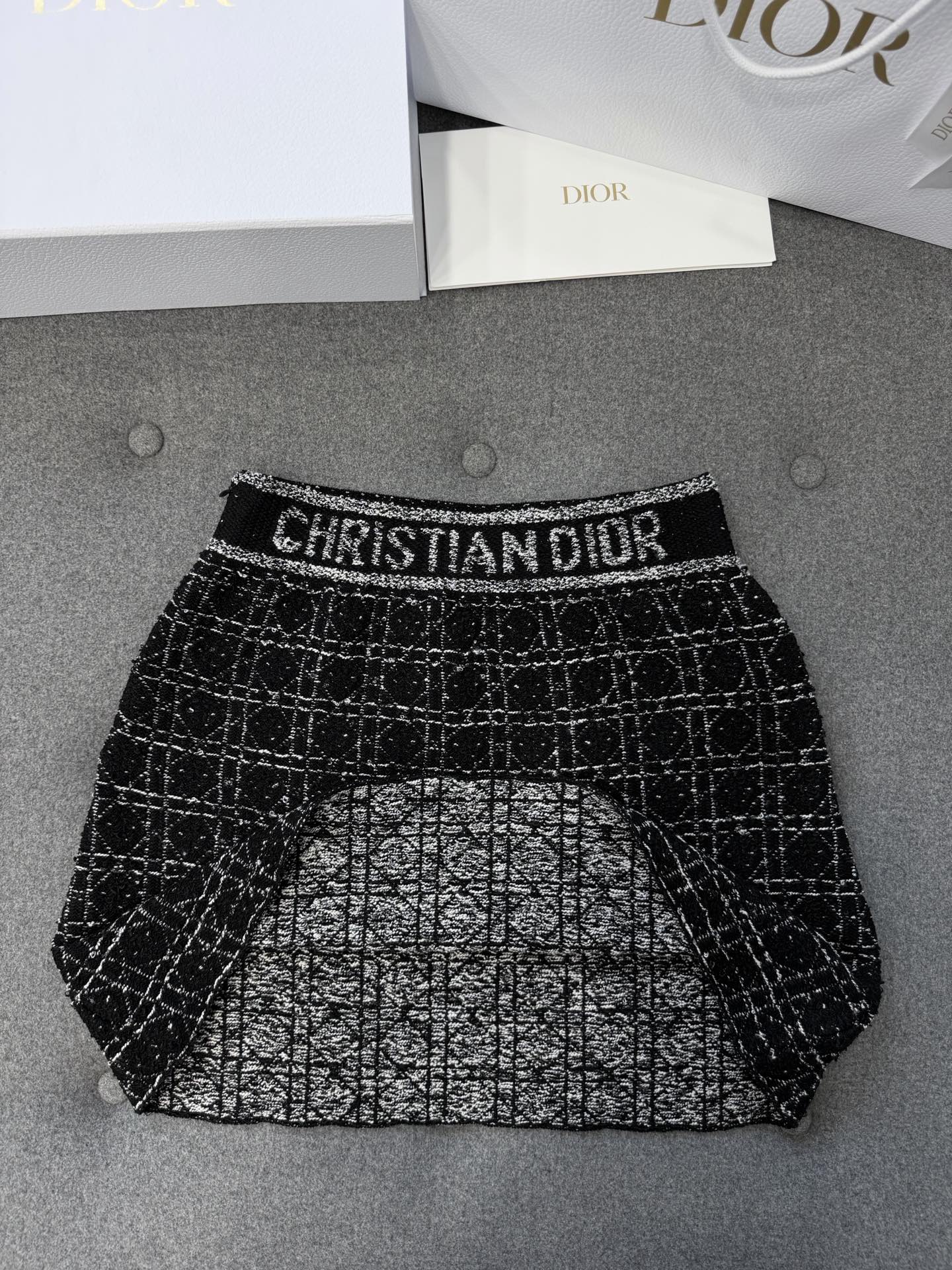 TJ셀러 / 디올 체크 스커