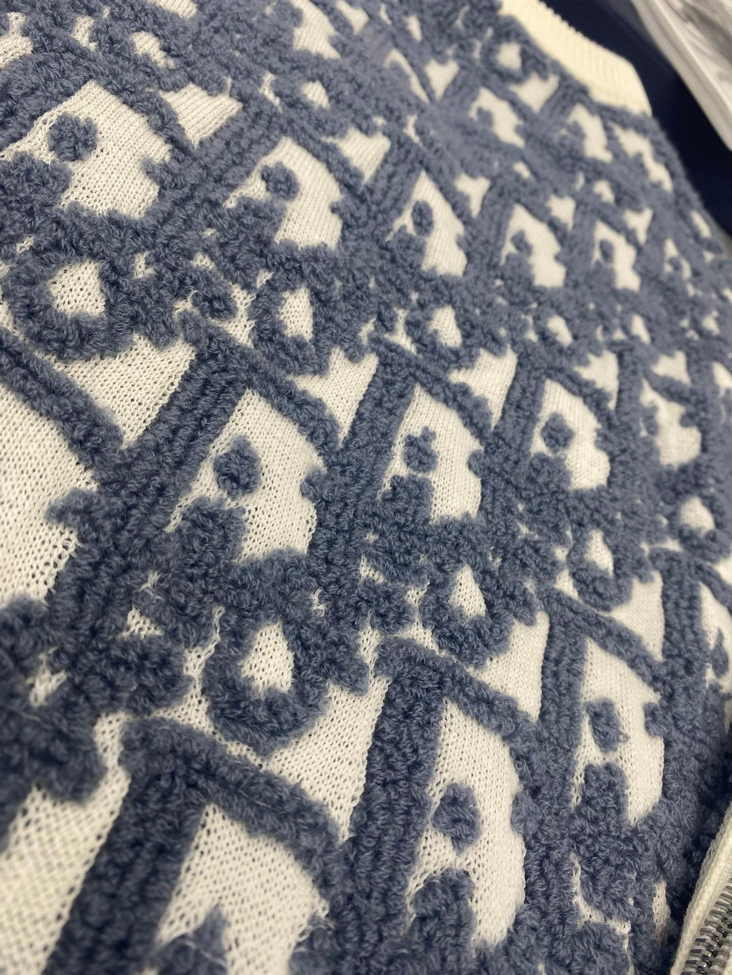 TJ셀러 / 디올 스웨터를 덧입다