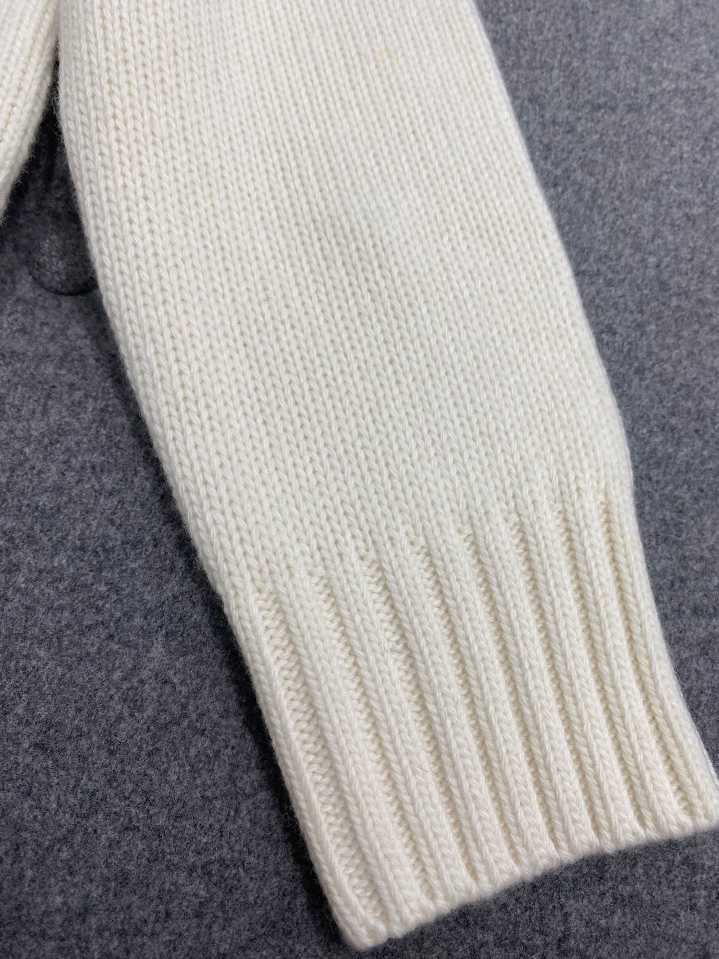 TJ셀러 / 프라다 스웨터 니트