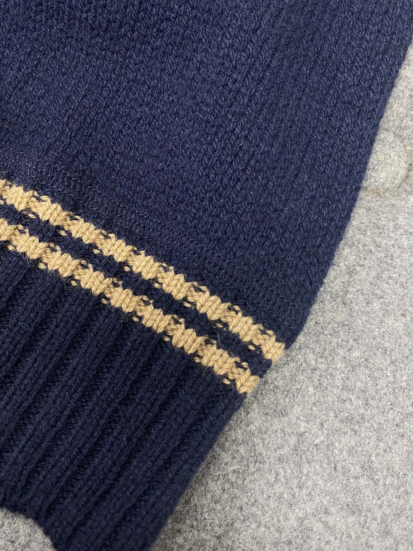 TJ셀러 / 프라다 니트 스웨터