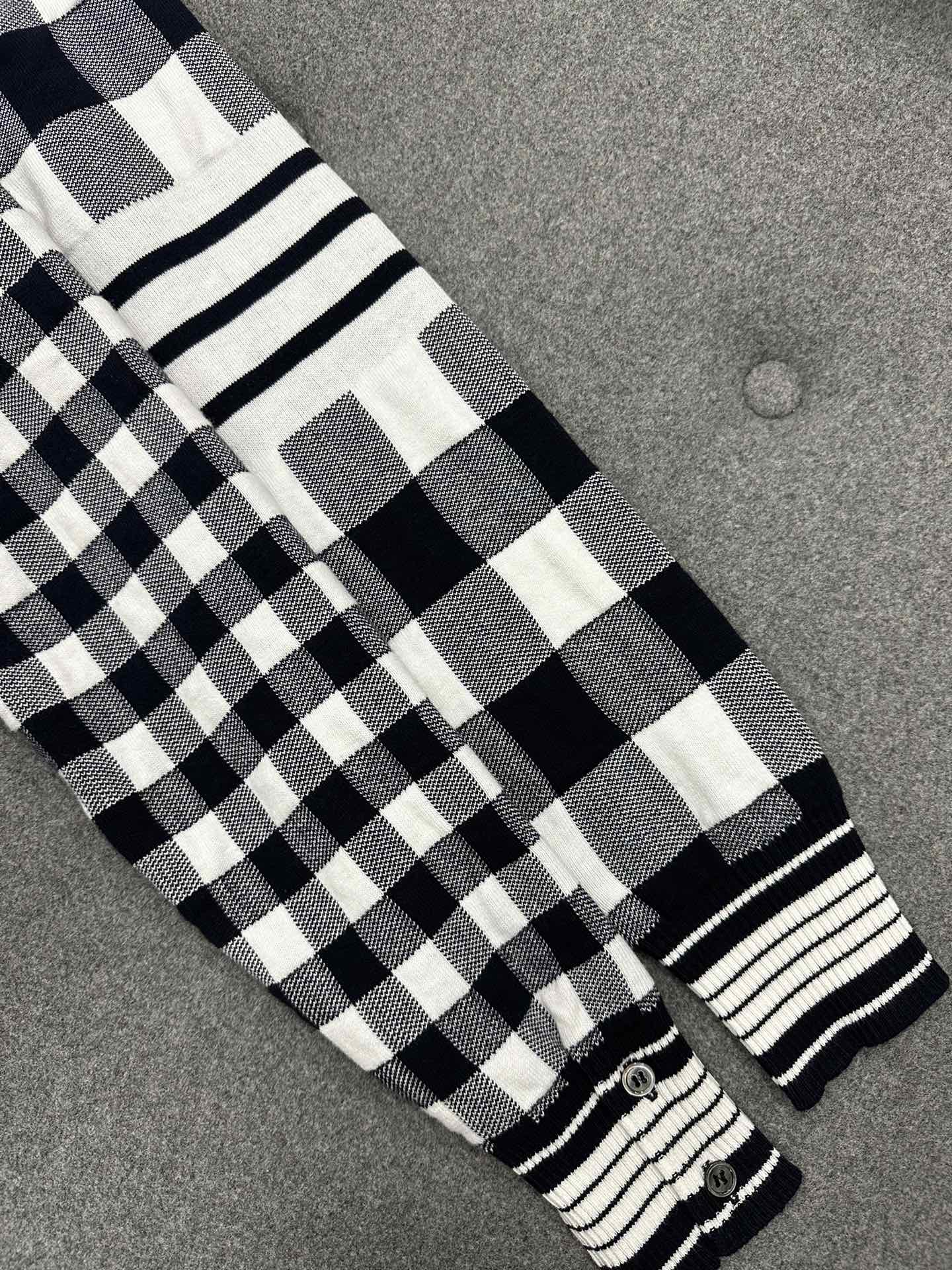 TJ셀러 / 톰브라운 라운드넥 스웨터