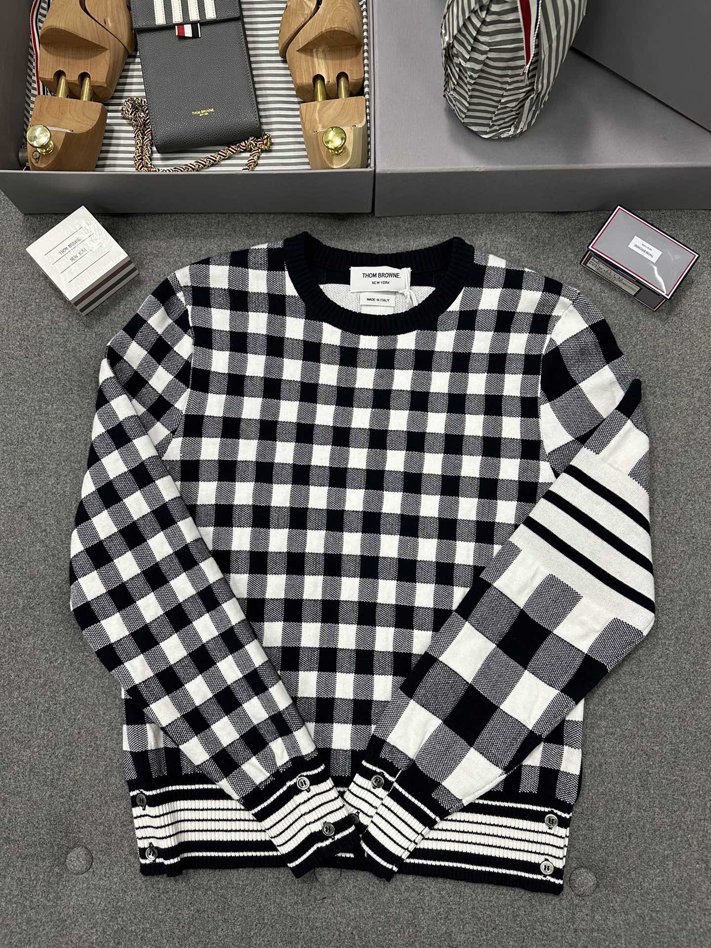 TJ셀러 / 톰브라운 라운드넥 스웨터