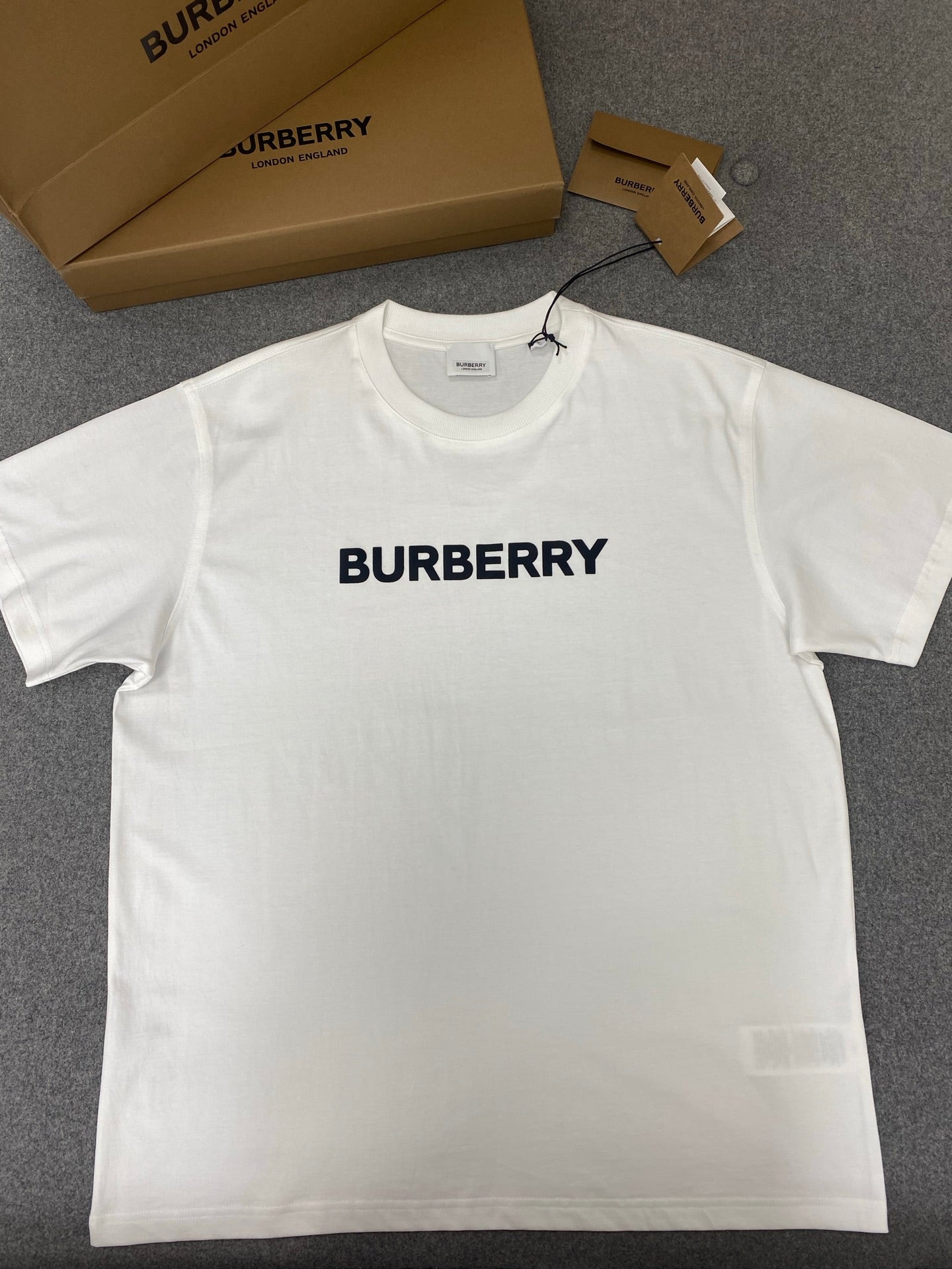 TJ셀러 / 버버리 면 티셔츠