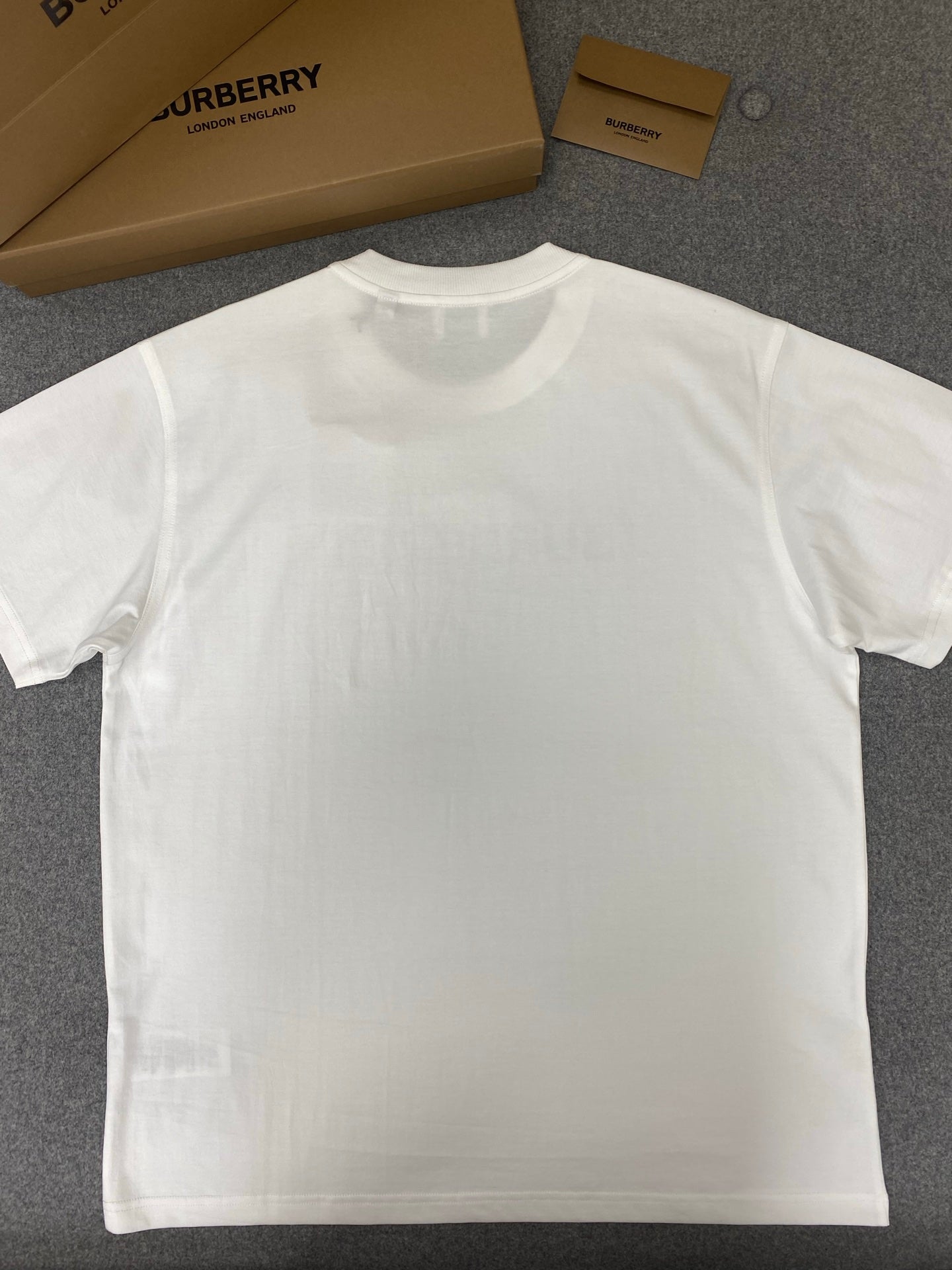 TJ셀러 / 버버리 면 티셔츠