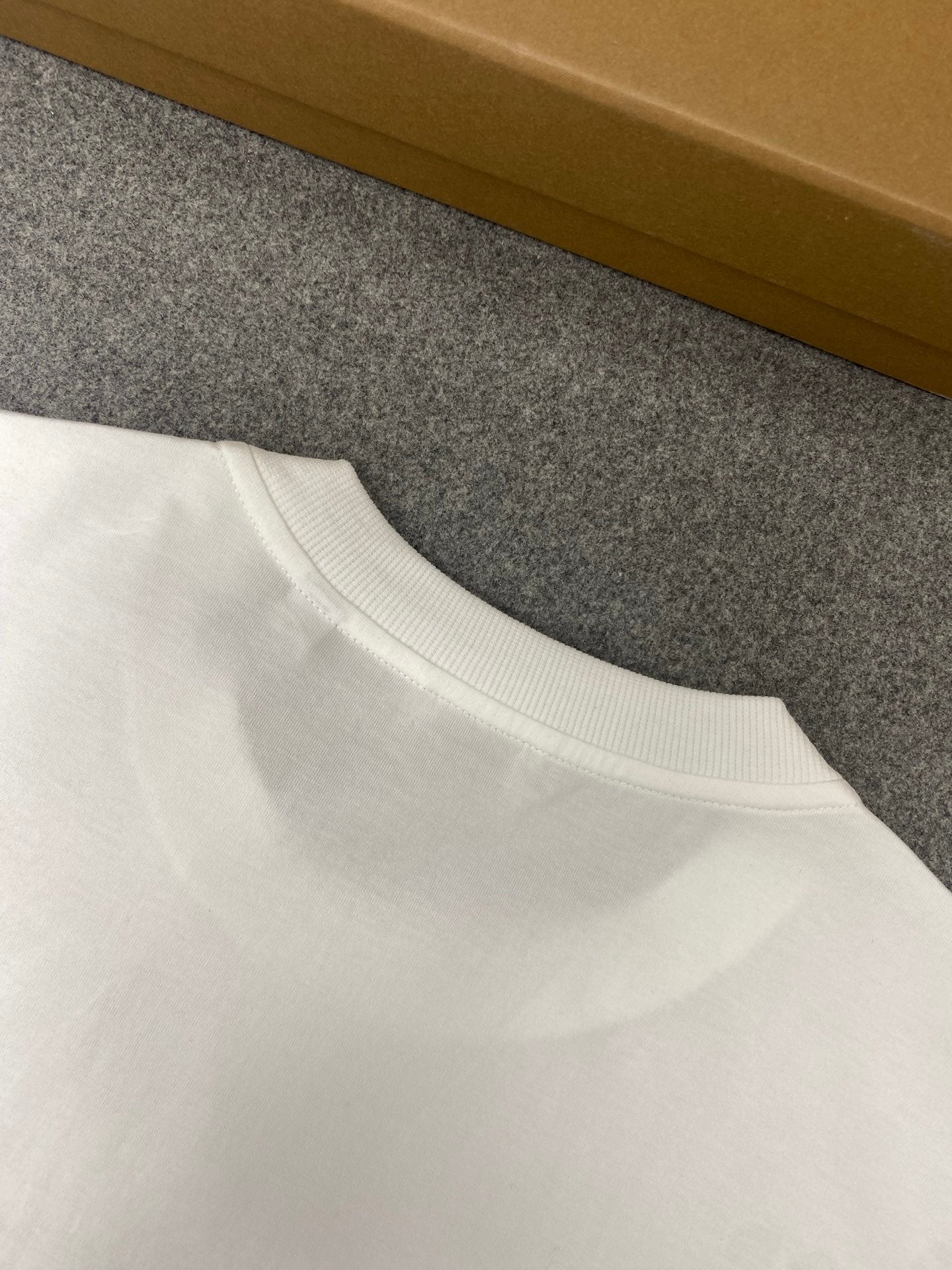 TJ셀러 / 버버리 면 티셔츠