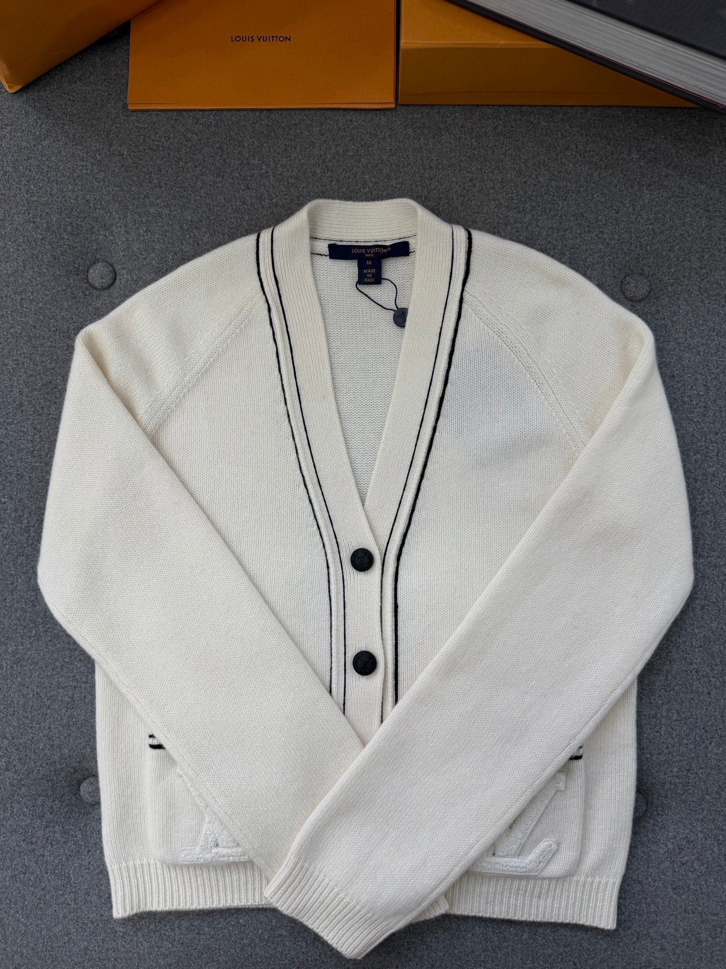 TJ셀러 / 루이비통 가디건