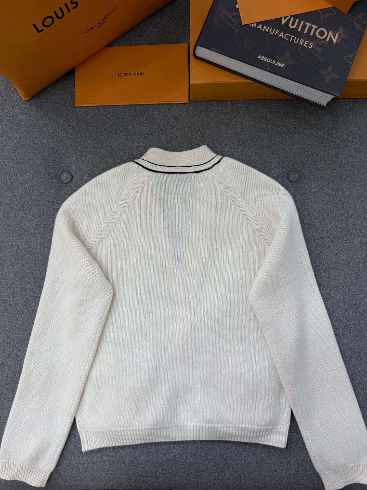 TJ셀러 / 루이비통 가디건