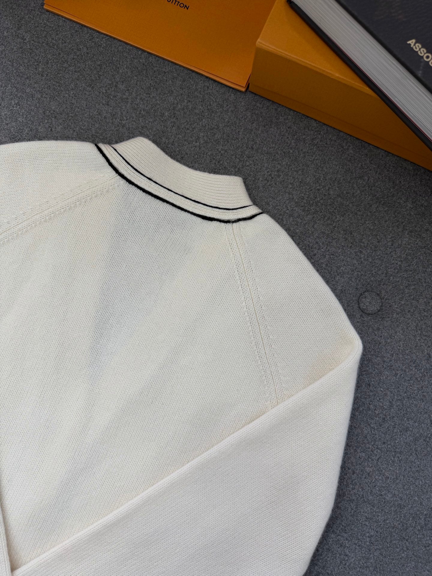 TJ셀러 / 루이비통 가디건