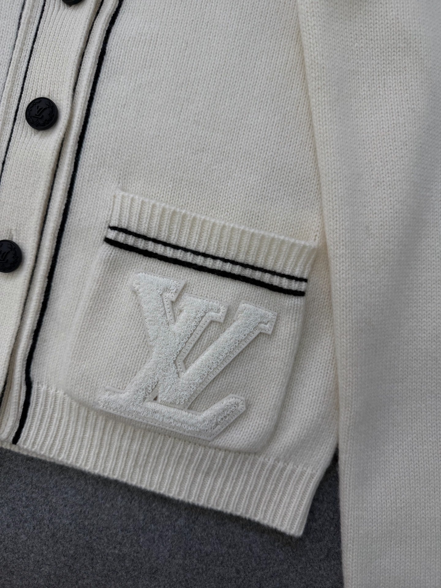 TJ셀러 / 루이비통 가디건