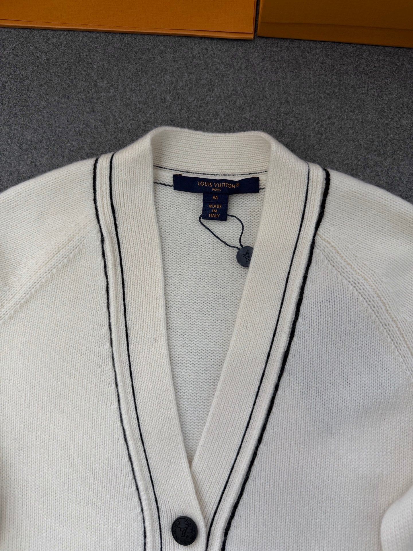 TJ셀러 / 루이비통 가디건