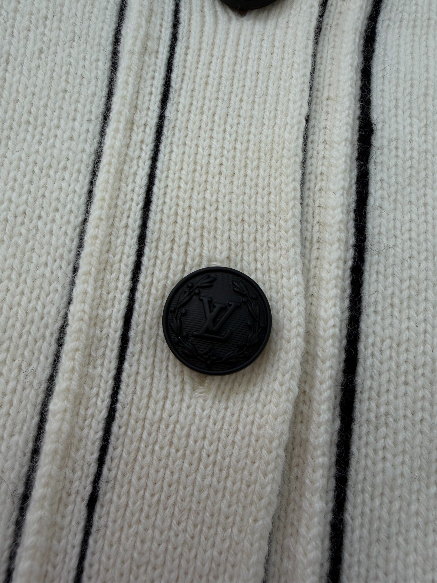 TJ셀러 / 루이비통 가디건