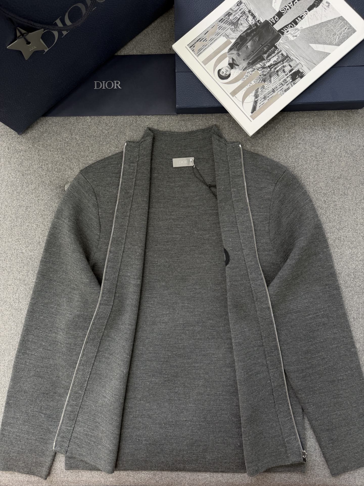 TJ셀러 / 디올 자수 니트