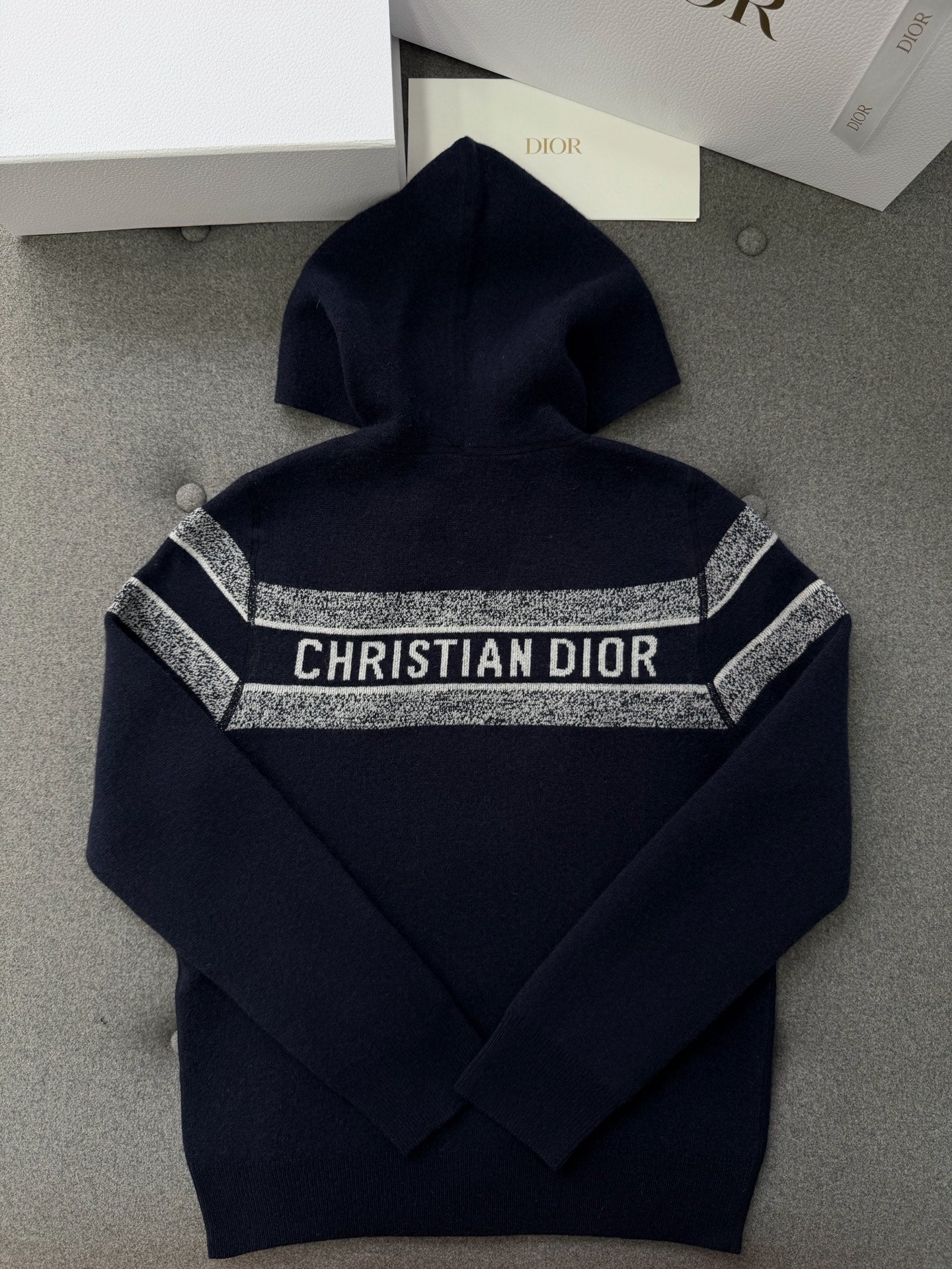 TJ셀러 / 디올 니트 양면 가디건