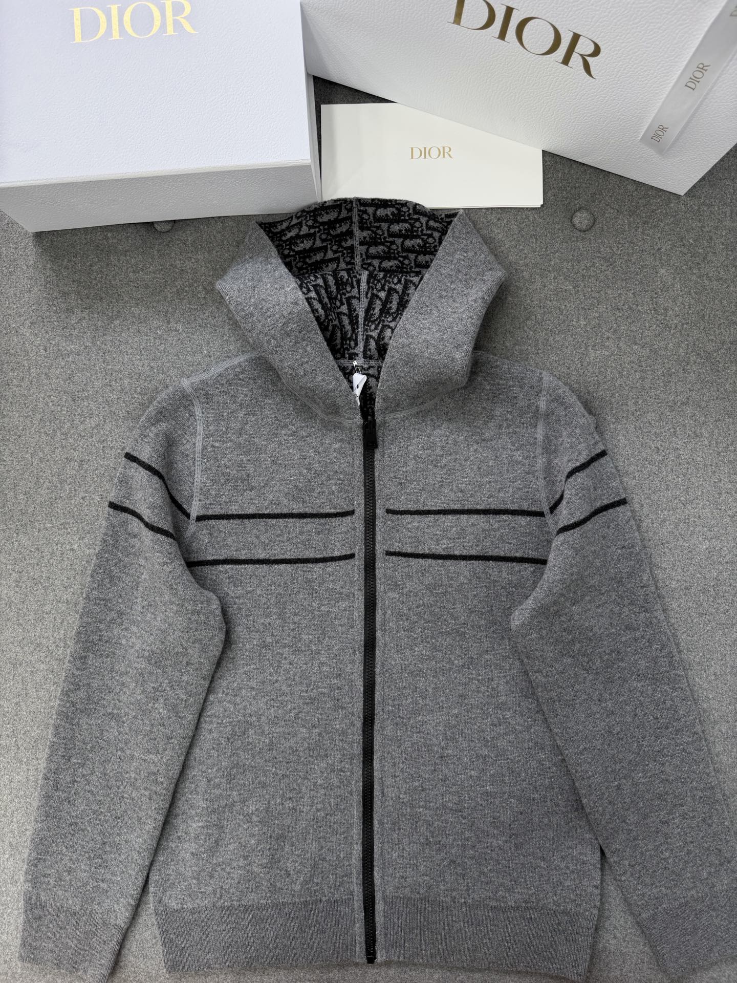 TJ셀러 / 디올 니트 양면 가디건