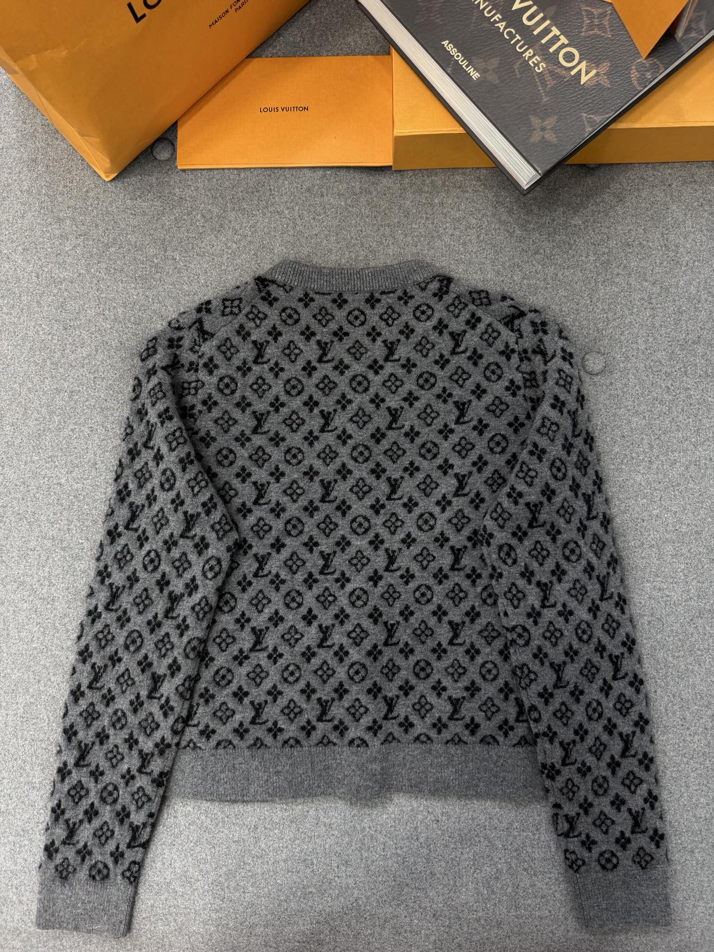 TJ셀러 / 루이비통 기모 가디건