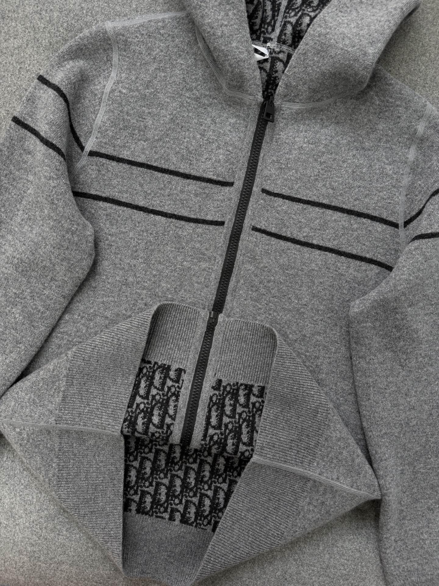 TJ셀러 / 디올 니트 양면 가디