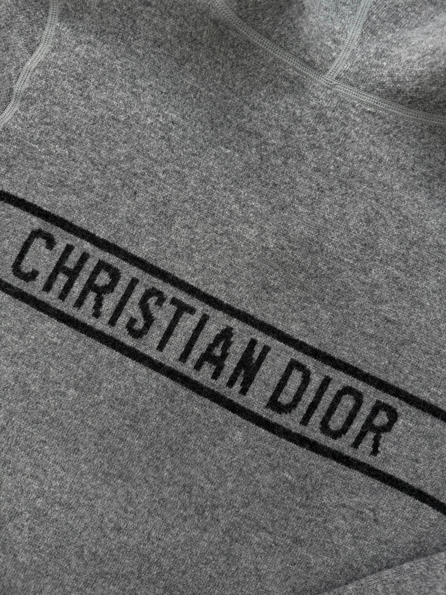 TJ셀러 / 디올 니트 양면 가디