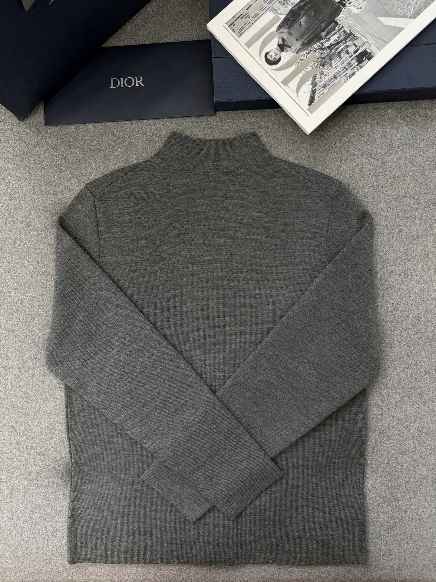 TJ셀러 / 디올 자수 니트