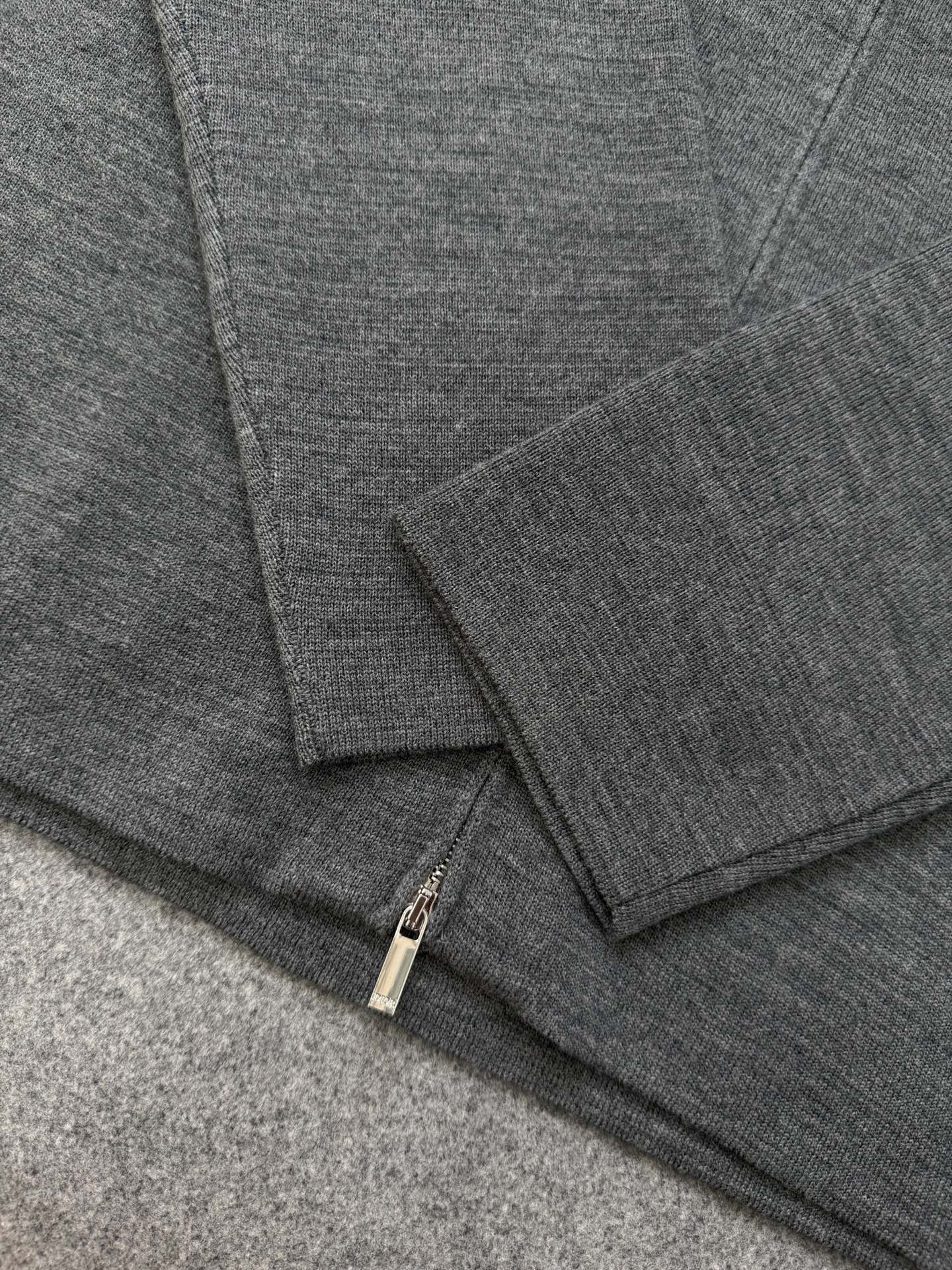 TJ셀러 / 디올 자수 니트