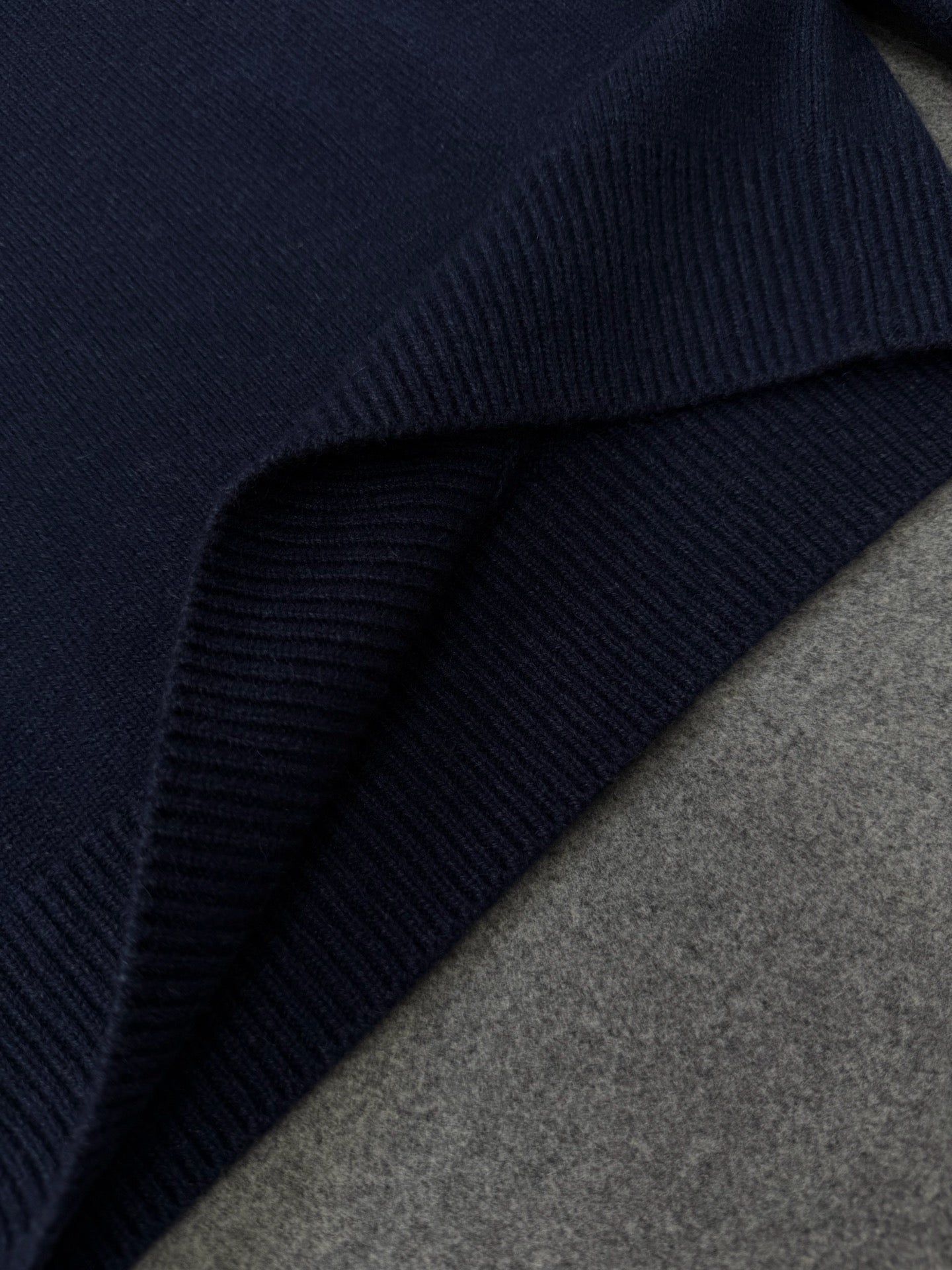 TJ셀러 / 루이비통 염소털 블라우스