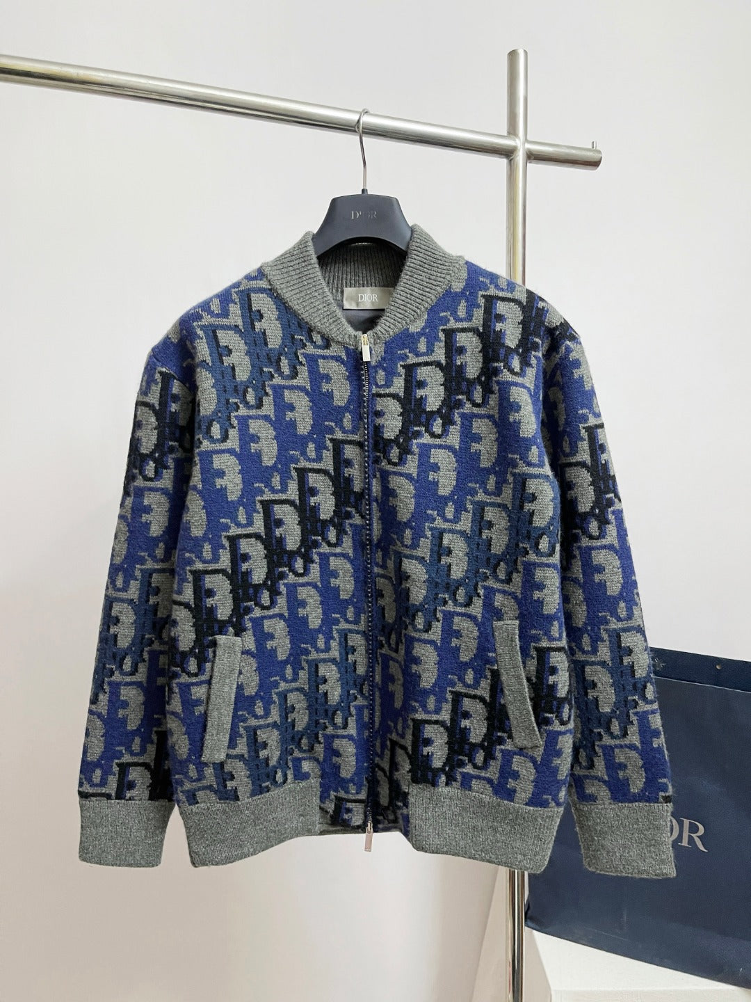 BVG / 디올 니트 코트