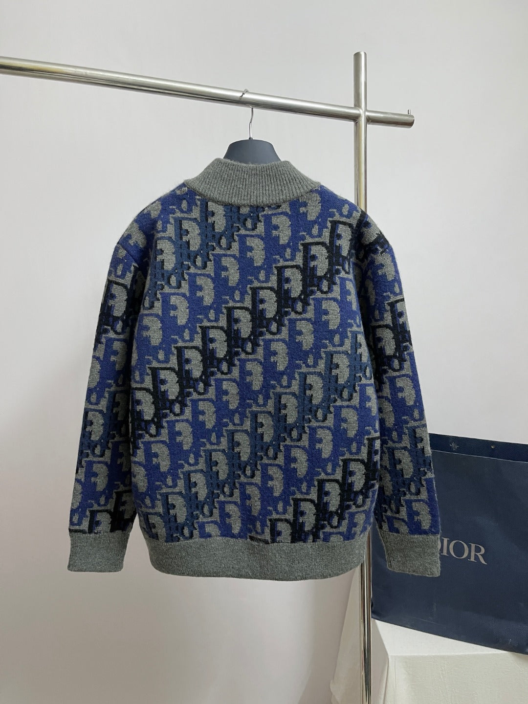 BVG / 디올 니트 코트