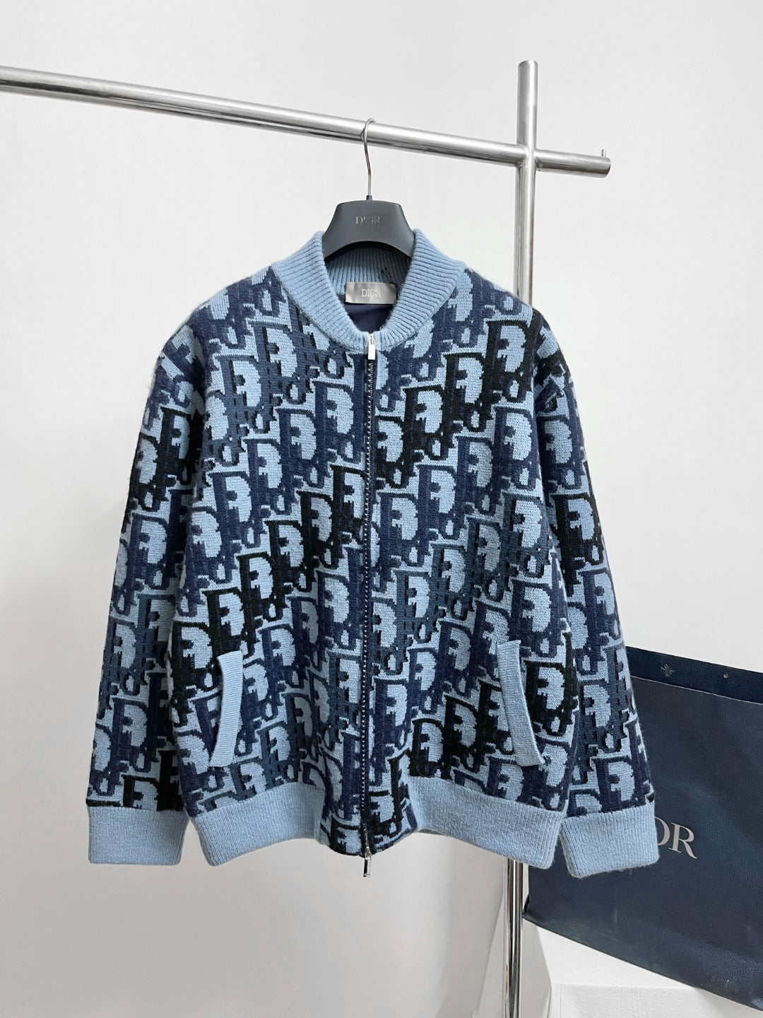 BVG / 디올 니트 코트